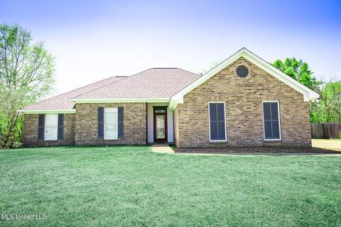 302 Big Oak Dr, Florence, MS 39073 photo 1