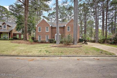1545 Northlake Dr, Jackson, MS 39211 photo 1