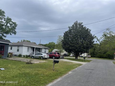 181 Violet St, Biloxi, MS 39531 photo 4