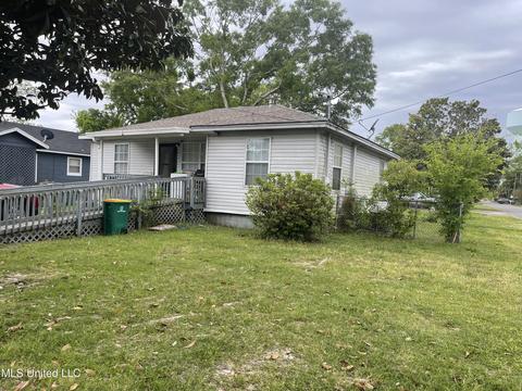 181 Violet St, Biloxi, MS 39531 photo 2
