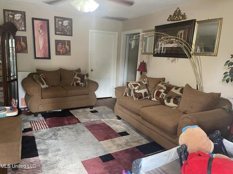 181 Violet St, Biloxi, MS 39531 photo 5
