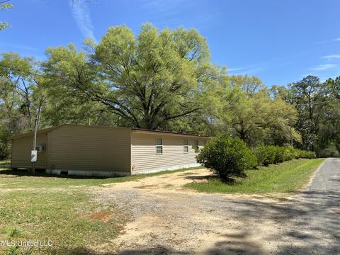 132 Megs Rd, Lucedale, MS 39452 photo 2
