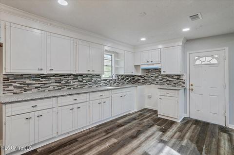 1018 Maria Dr, Jackson, MS 39204 photo 13