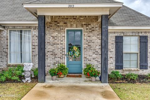 202 Falls Xing, Madison, MS 39110 photo 4