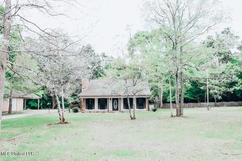 7409 Laetner Dr, Moss Point, MS 39562 photo 4