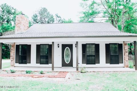 7409 Laetner Dr, Moss Point, MS 39562 photo 2