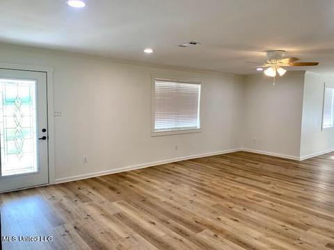 21033 Snow Rd, Moss Point, MS 39562 photo 12