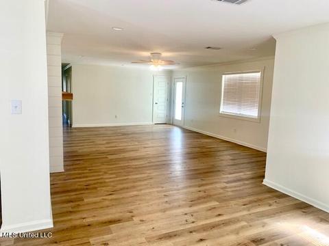 21033 Snow Rd, Moss Point, MS 39562 photo 6