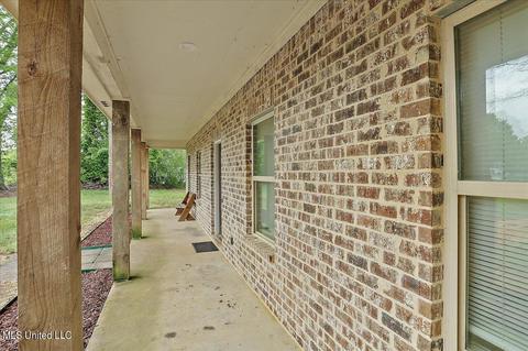 141 Cedar St, Florence, MS 39073 photo 4