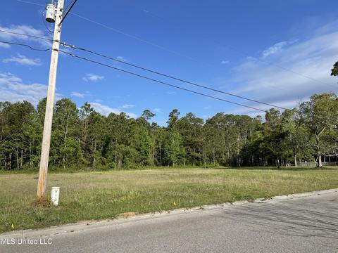 116 Marcie Dr, Long Beach, MS 39560 photo 2