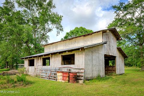19087 Peterson Rd, Saucier, MS 39574 photo 5
