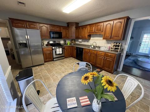 7556 Bear Cove Cv, Walls, MS 38680 photo 6