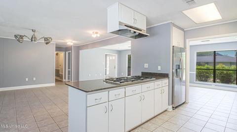 1102 Hickory Dr, Long Beach, MS 39560 photo 3