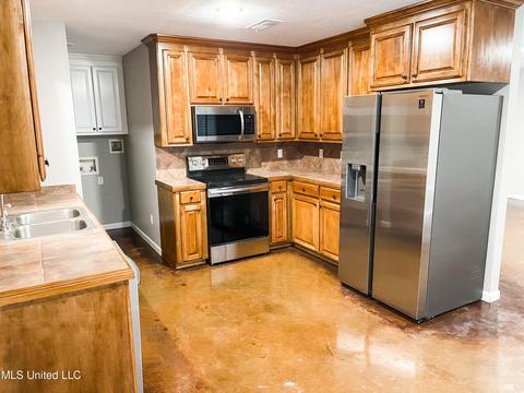 111 Morgan St, Florence, MS 39073 photo 2