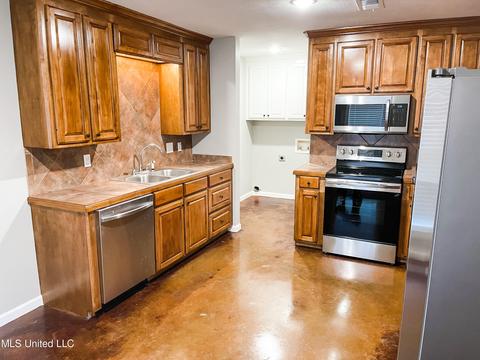 111 Morgan St, Florence, MS 39073 photo 3