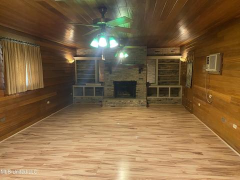 5107 Ridgewood Dr, Moss Point, MS 39563 photo 12