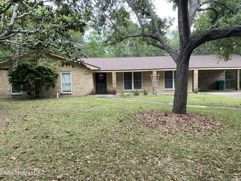 5107 Ridgewood Dr, Moss Point, MS 39563 photo 1