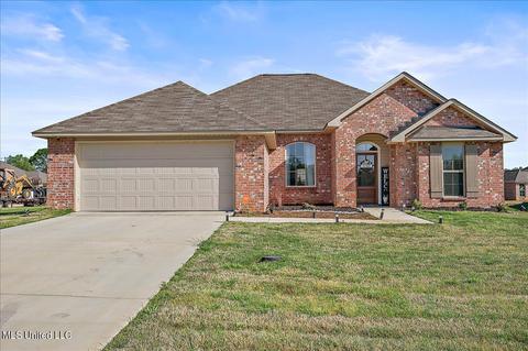 601 Statesman Dr, Byram, MS 39272 photo 1