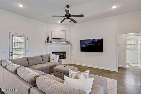 601 Statesman Dr, Byram, MS 39272 photo 7