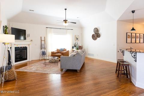 4702 W Dublin, Olive Branch, MS 38654 photo 8