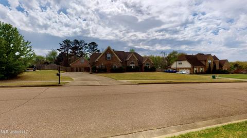 3271 S Emery Cir, Nesbit, MS 38651 photo 4