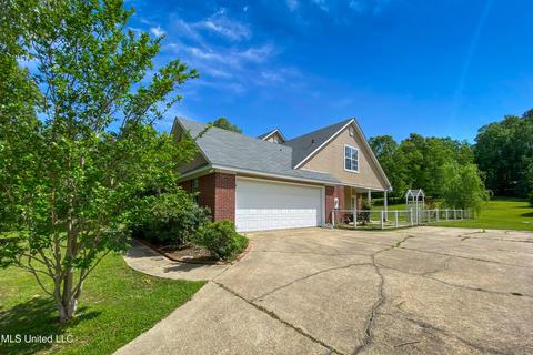 1345 Olivia Ln, Terry, MS 39170 photo 3