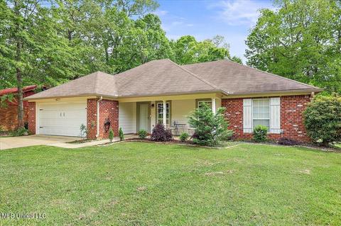 102 Hemlock Rd, Brandon, MS 39042 photo 1