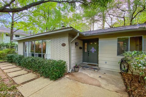 1860 Highland Ter, Jackson, MS 39211 photo 2