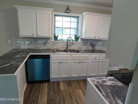 5849 Cypress Trl, Jackson, MS 39211 photo 6