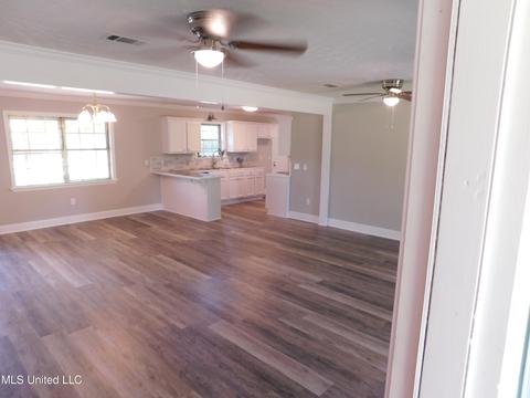 5849 Cypress Trl, Jackson, MS 39211 photo 3