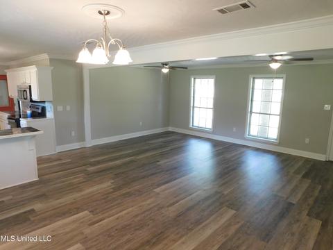 5849 Cypress Trl, Jackson, MS 39211 photo 4