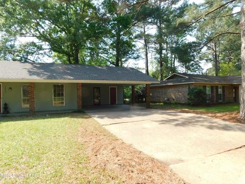 5849 Cypress Trl, Jackson, MS 39211 photo 2
