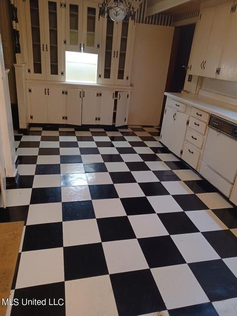 414 Mcadoo St, Jackson, MS 39209 photo 6