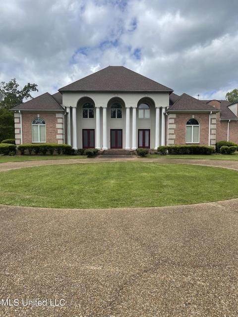 1219 Hallmark Dr, Jackson, MS 39206 photo 1