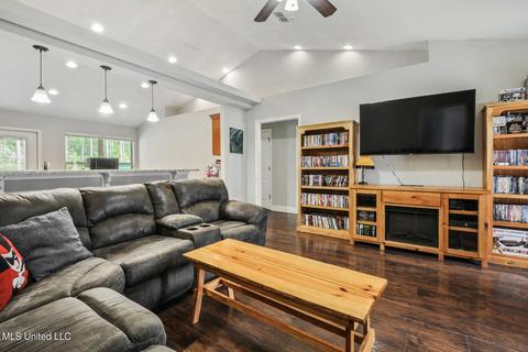 21506 Edgewood Dr, Saucier, MS 39574 photo 5