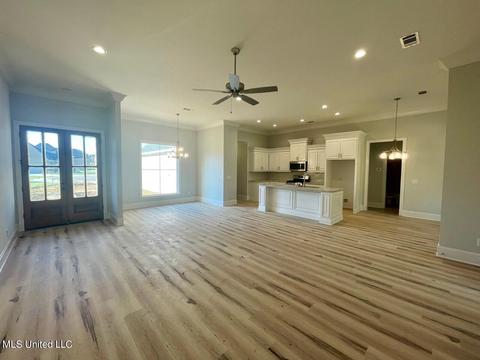 506 Crestmoor Dr, Canton, MS 39046 photo 5