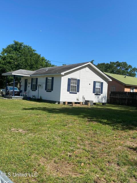 181 Iris St, Biloxi, MS 39531 photo 1