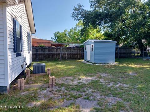 181 Iris St, Biloxi, MS 39531 photo 4