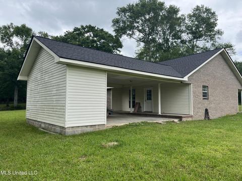 219 Gavin Rd, Wiggins, MS 39577 photo 3