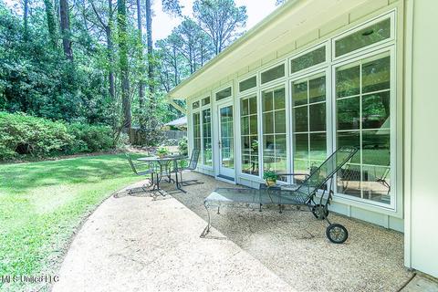 1648 Pine Ridge Place Pl, Jackson, MS 39211 photo 9