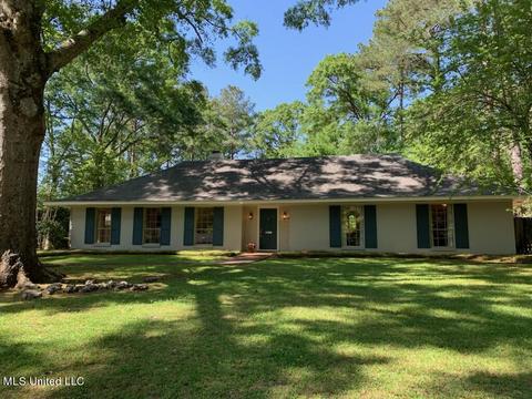 1648 Pine Ridge Place Pl, Jackson, MS 39211 photo 1