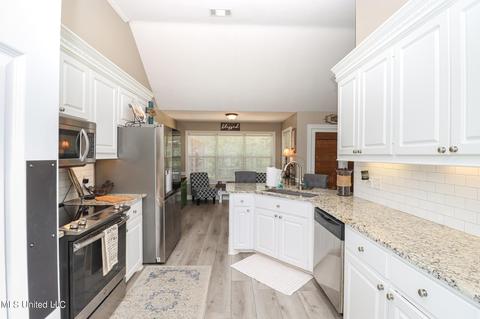 423 Brighton Ct, Brandon, MS 39047 photo 6