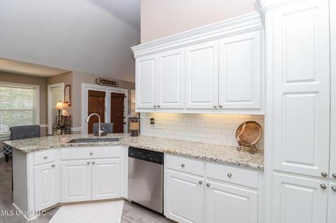 423 Brighton Ct, Brandon, MS 39047 photo 8