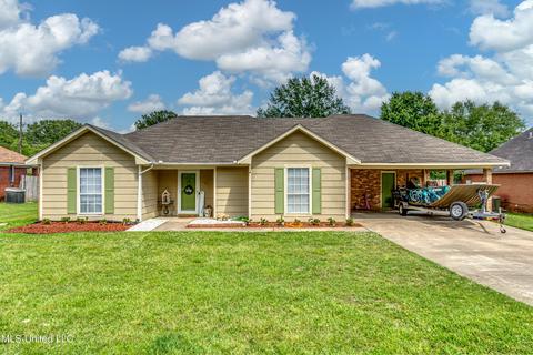 121 Holmar Dr, Brandon, MS 39047 photo 1
