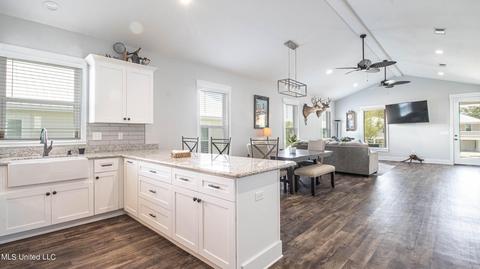 138 E Cedar Dr, Gulfport, MS 39507 photo 7