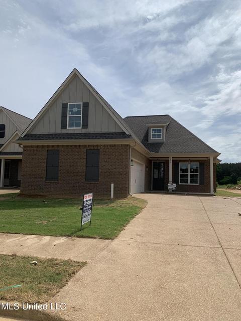 2090 E Watson Vw, Nesbit, MS 38651 photo 1