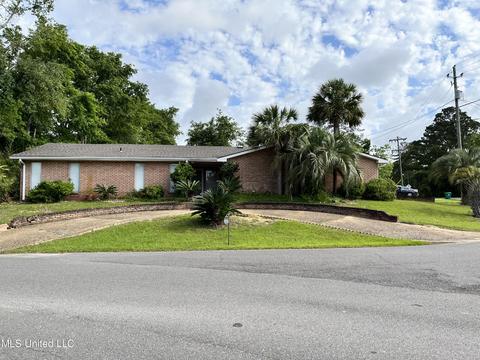 67179 E Diamondhead Dr, Diamondhead, MS 39525 photo 1
