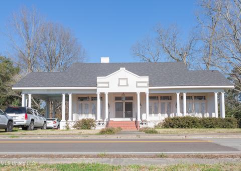 201 Magnolia St, Edwards, MS 39066 photo 2