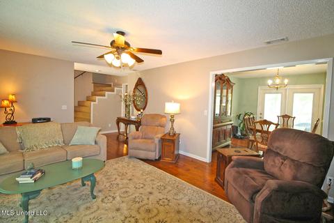 24 Taylor St, Lucedale, MS 39452 photo 6