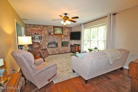24 Taylor St, Lucedale, MS 39452 photo 4